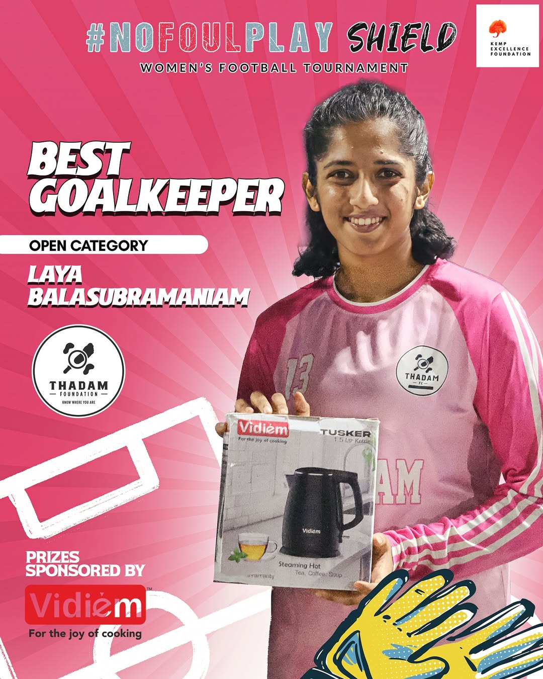 Laya Balasubramaniam from Thadam Foundation receives the Best Goalkeeper award in the Open Categ